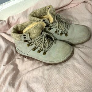 Womens bearpaw boots